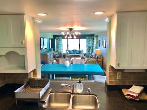 Beach Front 2 Pools Balcony