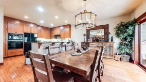 Timbers 18 Apartment