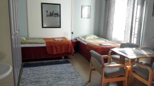 4 Bed Hostel Room with Shared Shower and Toilet