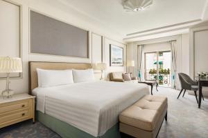 Deluxe Room room in Shangri-La Bosphorus Istanbul