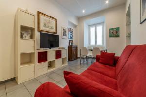GuestHost - Porta Pia & Villa Torlonia Apartment with Balcony