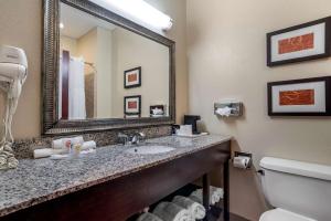 Queen Suite with Two Queen Beds room in Comfort Suites Biloxi/Ocean Springs
