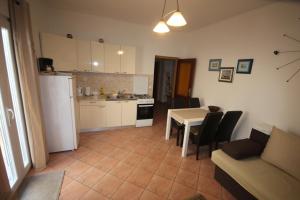 Cosy apartment 5min to beach Mirela Borik 