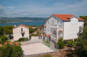 VILLA MIA TROGIR