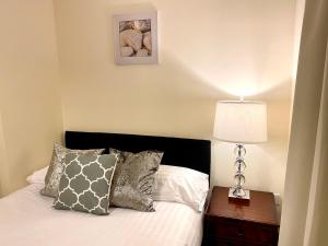 Superior Two-Bed Apartment with Free Parking, CV1 Coventry