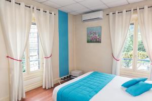 Hotels La Commanderie de Champarey : photos des chambres