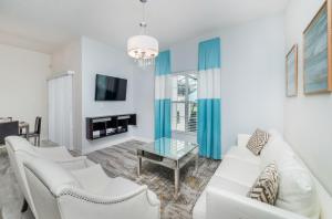 Four-Bedroom House room in Luxurious Pool Villa in Champions Gate Free Water Park & Lazy River