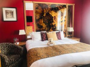 Deluxe Double or Twin Room room in Clarence Court Hotel