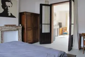 Brussels Downtown with terrace - Linkebeek