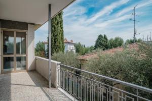 CASA ROSY SIRMIONE - Appartamento con terrazza a 2 passi dal lago