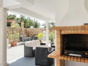 Holdiay Home in Lisbon with Private Pool - Almogade