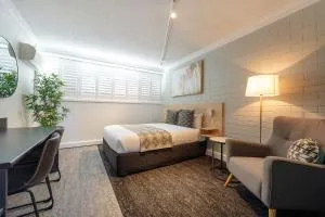 菲茨罗伊汽车旅馆 - 伊鲁卡