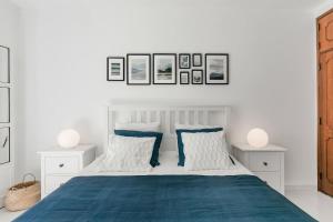 Beachfront Villa with Private Pool in Manta Rota