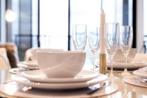 KOZYGURU FORTITUDE VALLEY HIGH LEVEL 2 BED APT + FREE PARKING QFV179-2612