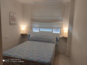 APARTAMENTO CON TERRAZA, VISTAS AL MAR Y PISCINA