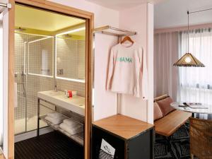 Hotels Mama Shelter Paris West : Grande Chambre Lits Jumeaux Mama