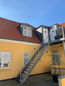 Hyggelig 1.sals lejlighed i Varde midtby.
