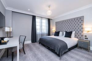 Mansion House Deluxe Double room in Easthampstead Park - Re opened Nov2020 after full redesign and refurbishment