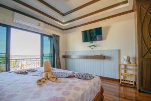 TC villa on beach