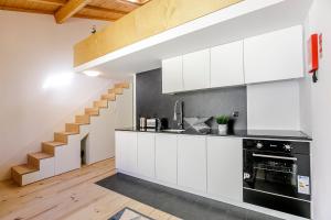 Duplex Studio room in LovelyStay - Vila Burgães