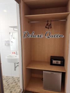 Deluxe Queen Room room in Sh Hotel Pudu