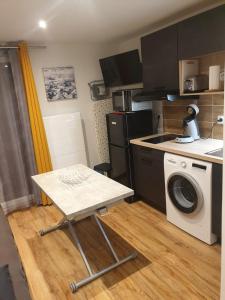 Appartements Le 67,ski et randonnee,lave linge,seche linge,parking : photos des chambres