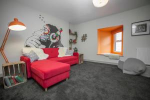 higgihaus #3a 4 Bed Monday - Friday Whole House