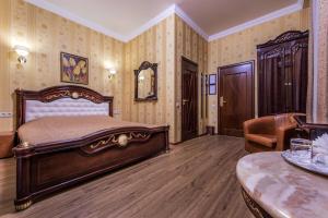 Deluxe Double Room room in Alex Hotel on Marata