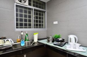 Menjalara Kepong ShareHouse Room Only