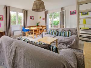 Maisons de vacances Serene Holiday Home for family with Garden : photos des chambres
