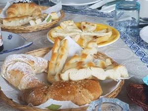 Maisons de vacances SUITE-Junior -Villa HELENE - Montpellier Sud - aeroport- PISCINE Privee-2mn des plages : photos des chambres