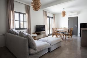 Villa Beltramo Santorini 2 bedroom private pool villa