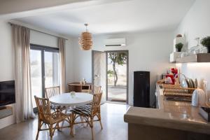 Villa Beltramo Santorini 2 bedroom private pool villa