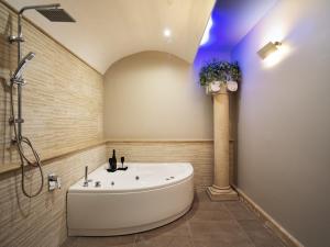 Etruria Relais and Wine