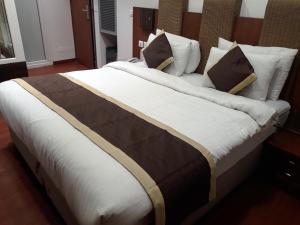 Airport Hotel Golden Bliss Near Delhi Airport