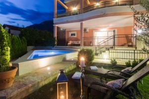 Villa Dita  with the pool close to Split