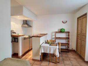 Apartment - Ground Floor room in Anne de la Maison Blanche