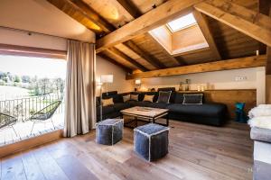 Ski in ski out Le Moulin charming duplex just 50 m from Princesse gondola Megève