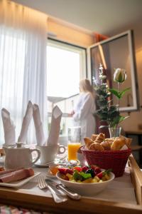 Hotels Logis Hotel Relais Saint Jacques - Chateauroux : photos des chambres