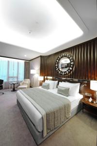 Premium King Room - Smoking room in Crowne Plaza Bursa Convention Center & Thermal Spa