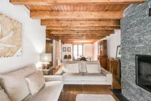 Casa Salient by Totiaran - Garós