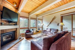 Apartment with Balcony room in Lodge B at Steamboat