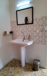 B&B / Chambres d'hotes Chez Jollyjune, a moins d'une heure du Mont Saint Michel : Petite Chambre Lits Jumeaux