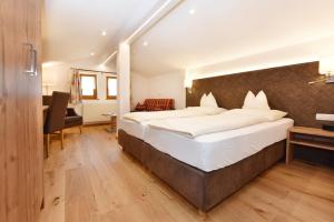 Gasthaus & Pension Alphorn