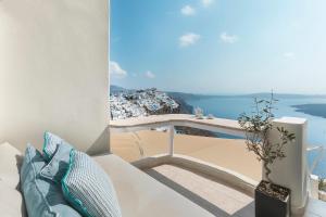 Blue Dolphins Apartments Santorini Greece