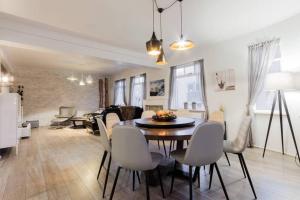 Superb central location, no car needed - Spacious