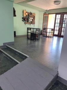 Beinte Singko de Marso Apartments