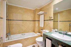 Double Room with Extra Bed room in Exe Ciudad de Córdoba