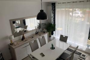 Appartements GITE SAINTE MARIE MADELEINE DOMONT 7 PERSONNES : photos des chambres