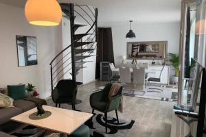 Appartements GITE SAINTE MARIE MADELEINE DOMONT 7 PERSONNES : photos des chambres